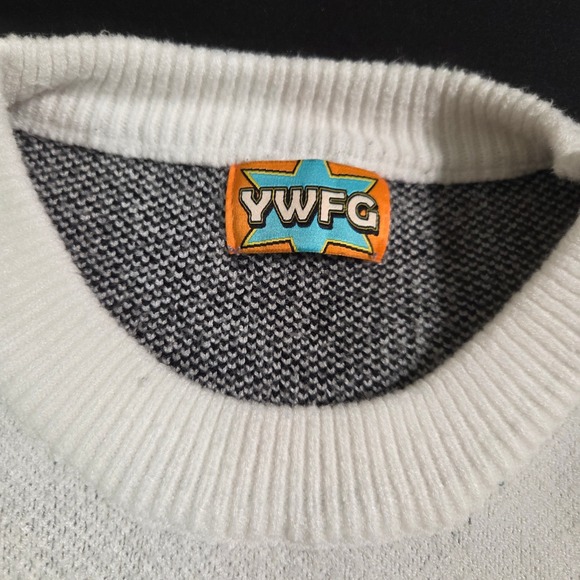 YWFG White Dinosaur Graphic Knit Sweater Women's Size L - Picture 3 of 8